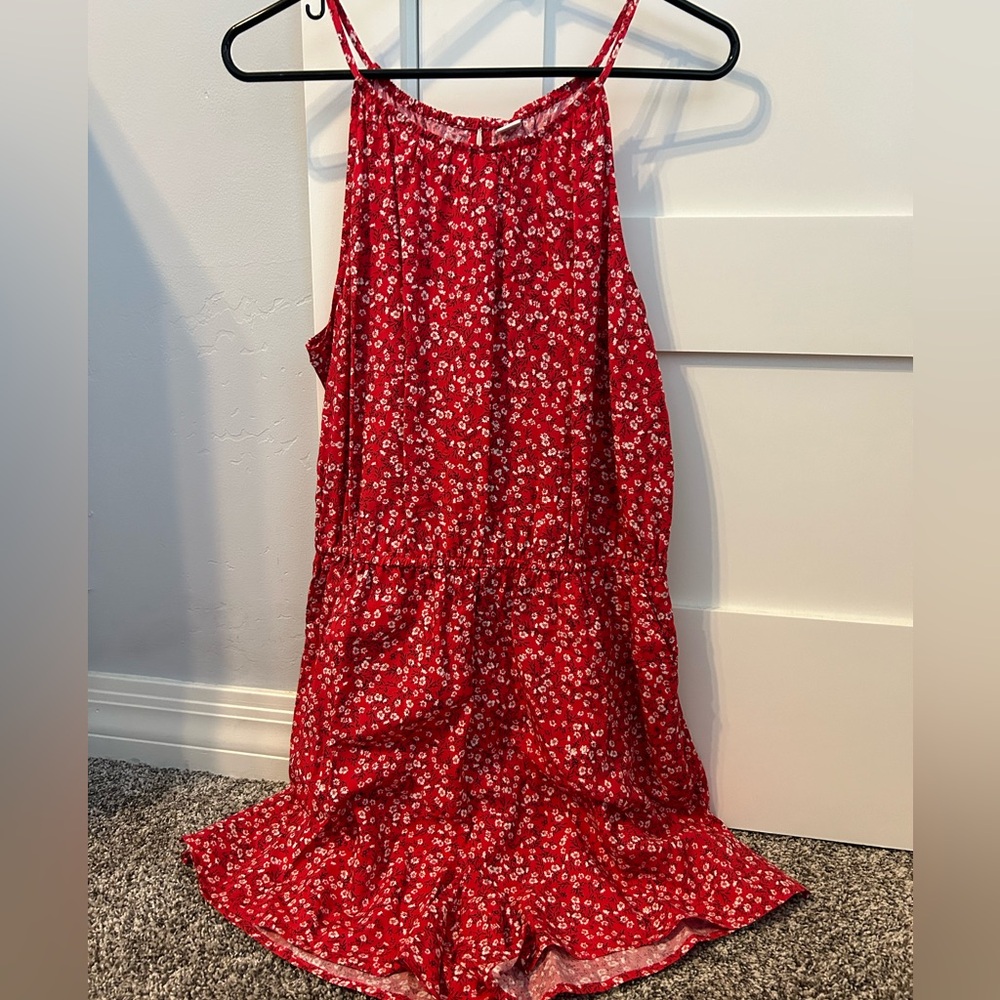 NWT! Red and white floral romper from old navy! Size large! perfect condition!